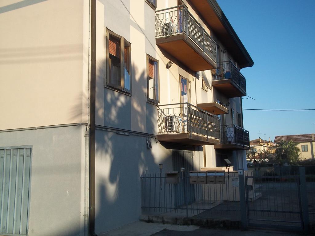 Appartamento Gronda Lagunare Тесера Екстериор снимка